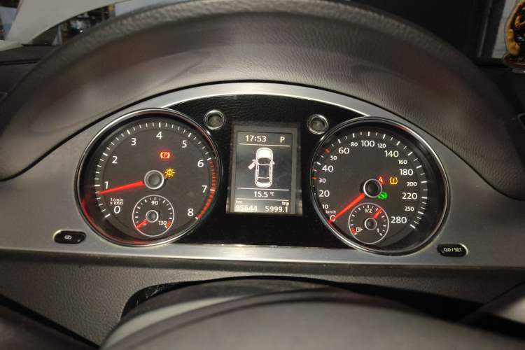 Used Volkswagen FAW-Volkswagen CC 2011 2.0 TSI Luxury Edition Instrument Cluster
