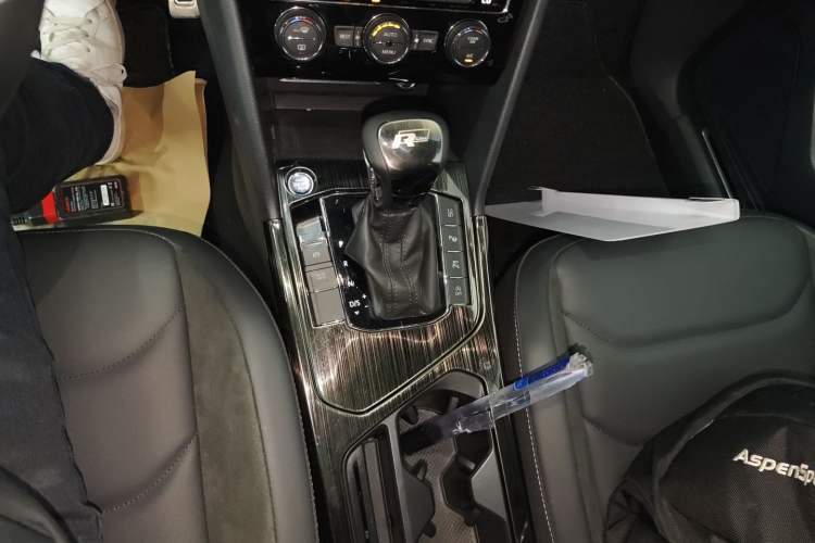 Used Volkswagen Tiguan L 2021 330TSI Automatic Two-Wheel Drive R-Line Enhanced Edition