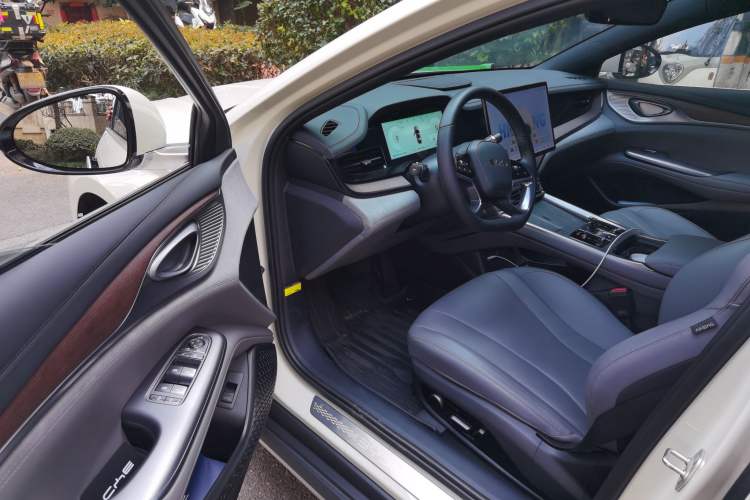 Used BYD Seal 2024 HONOR Edition DM-i 1.5L 121km Luxury Model
