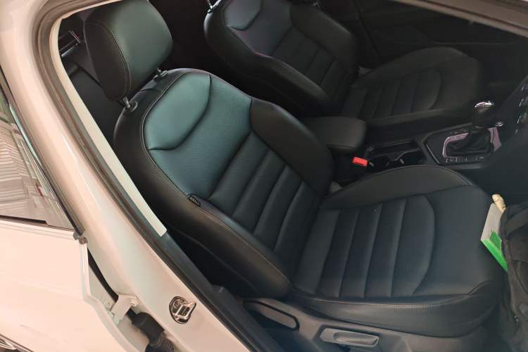 Used Volkswagen Tharu 2020 280TSI Two-Wheel Drive Luxury Plus Version China VI Standard Right Front Seat