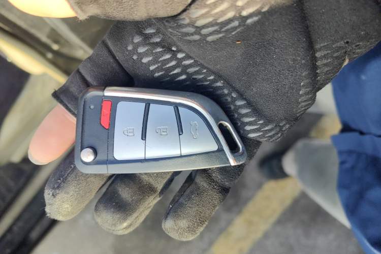 Used Nissan Sylphy 2012 Classic 1.6XE Manual Comfort Edition Vehicle Key