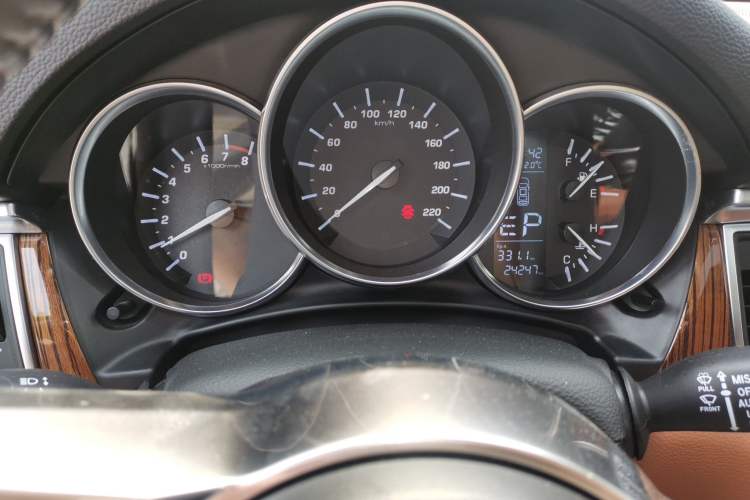 Used Zotye SR9 2017 2.0T Automatic Ultimate Edition Instrument Cluster