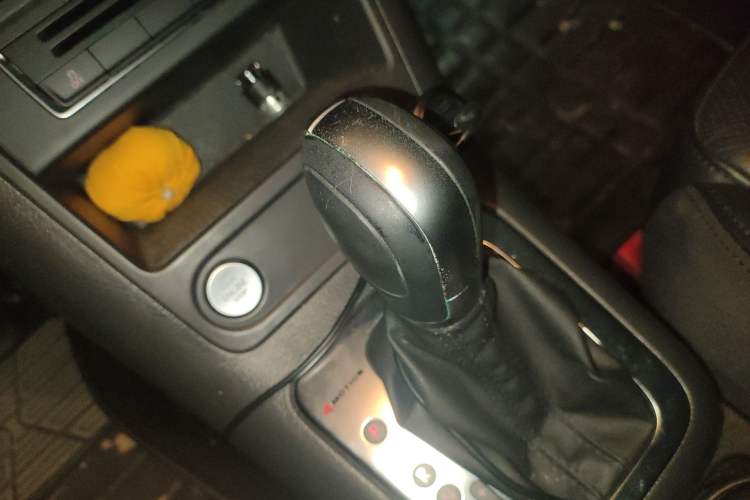 Used Volkswagen Tiguan 2015 1.8TSI Automatic All-Wheel-Drive Luxury Model
