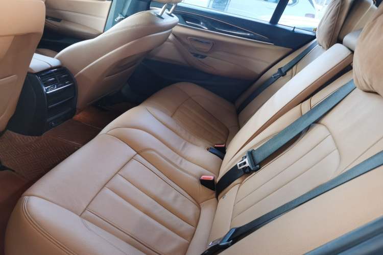 Used BMW 5 Series 2018 Facelifted 530Li xDrive M Sport Package