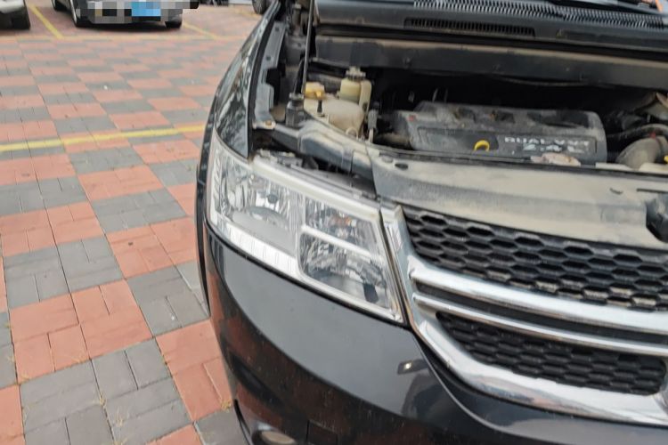 Used Dodge Journey 2013 2.4L Two-Wheel Drive Luxury Version
