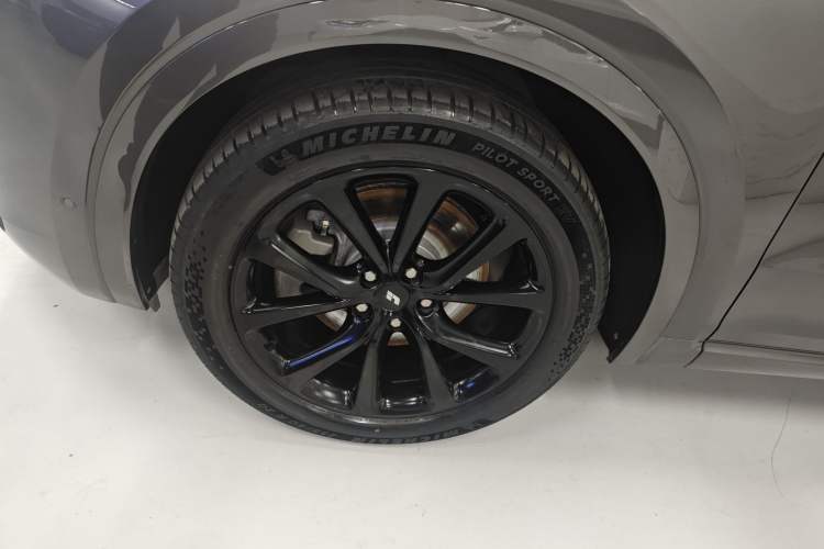 Used Li Auto ONE 2021 Extended-Range 6-Seater Version Exterior 4