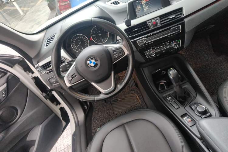 Used BMW X1 2016 sDrive18Li Fashion Model Steering Wheel