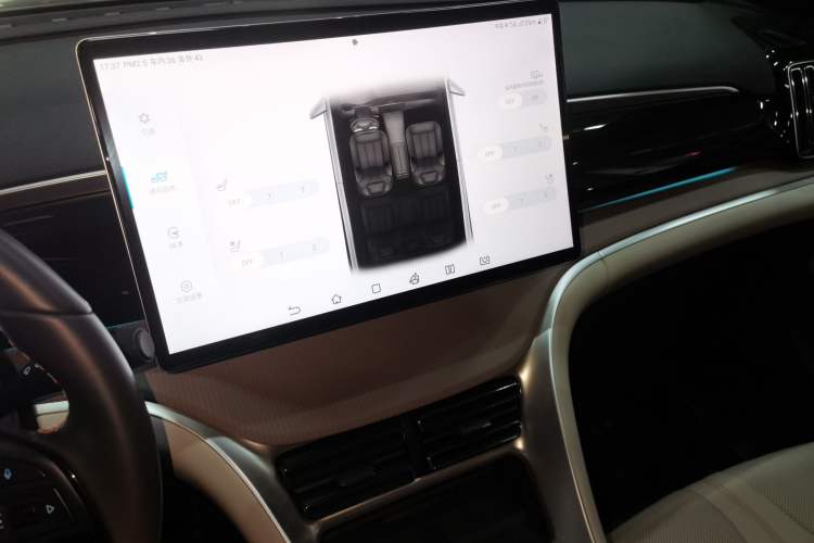 Used BYD Song Pro New Energy 2023 Champion Edition DM-i 110KM Excellence Model Audio And AC Panel