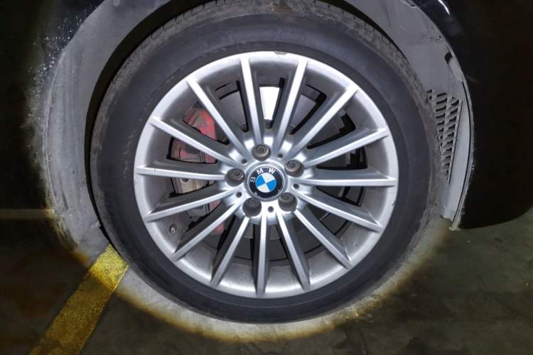Used BMW 5 Series 2012 535Li Executive Edition Right Front Wheel Hub