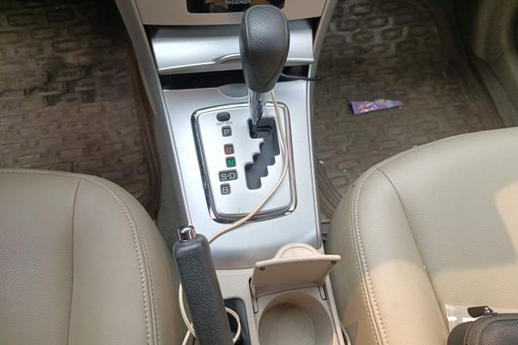 Used Toyota Corolla 2011 1.8L CVT GL-i Gear Lever