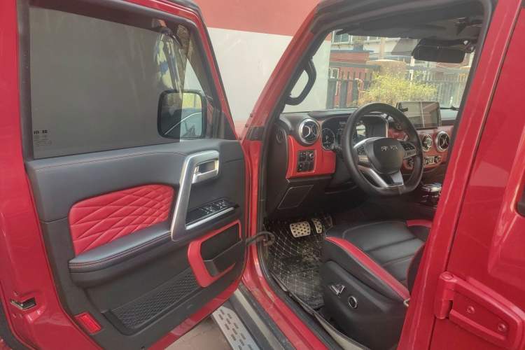 Used BAIC Off-Road BJ40 2020 2.0T Automatic Four-Wheel Drive Urban Hunter Edition Chivalrous Type Driver Seat