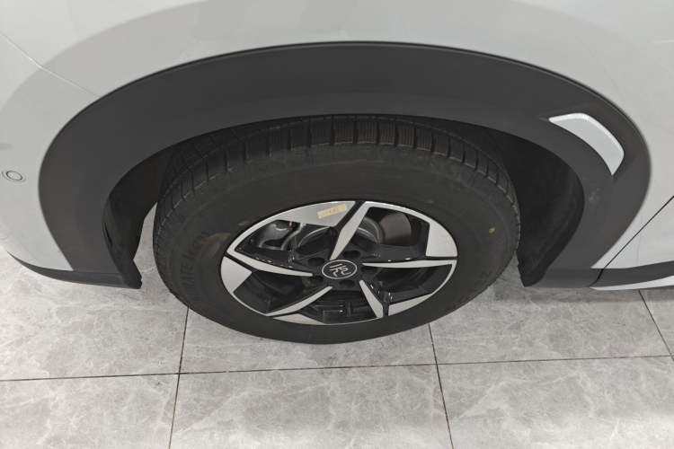 Used BYD Yuan UP 2025 Intelligent Driving Version 401 km Leading Edition Left Front Wheel Hub