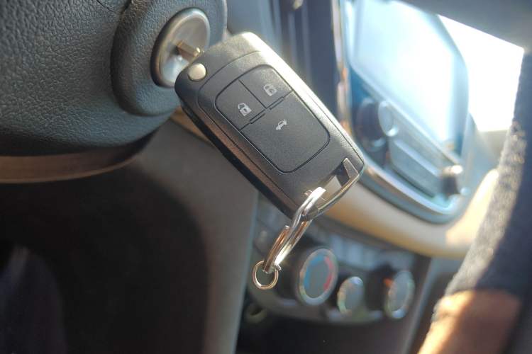 Used Chevrolet Monza 2021 320 Automatic Enjoyment Sunroof Edition Vehicle Key