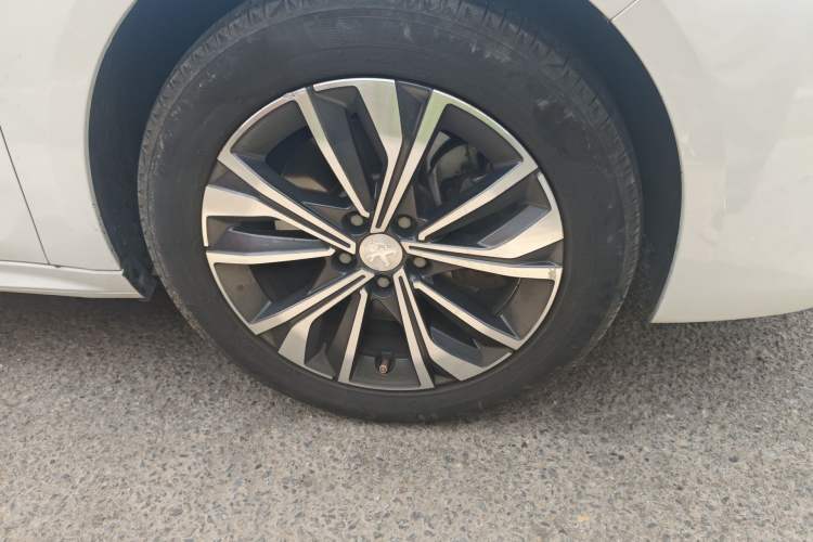 Used Peugeot 508 2019 508L 400THP PureTech Driving Control Version China VI Standard Right Front Wheel Hub