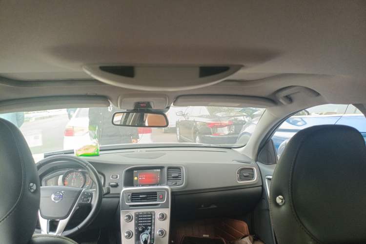 Used Volvo S60 2017 S60L T4 Smart Range Edition
