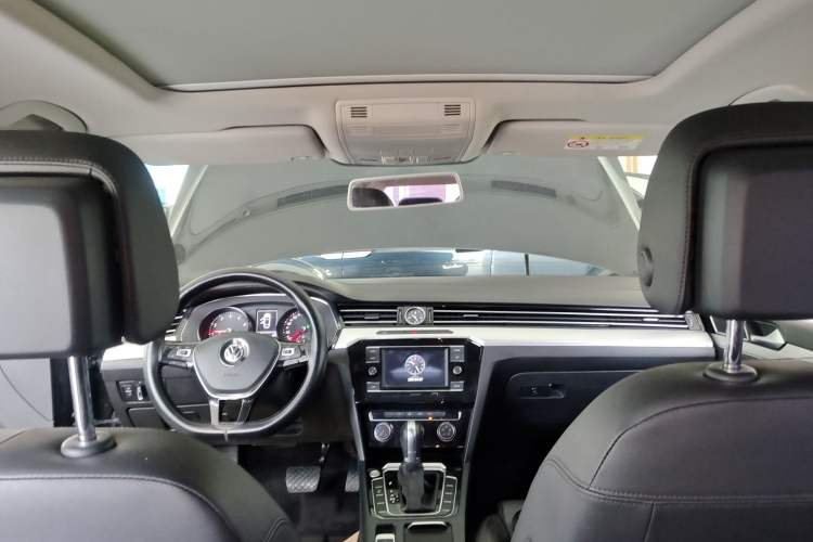 Used Volkswagen Magotan 2019 330TSI DSG Leading Edition China V Standard Headliner