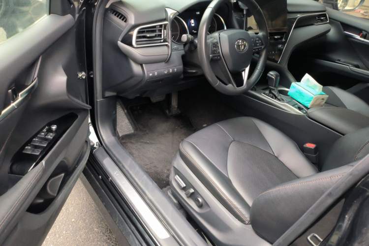 Used Toyota Camry 2021 2.0G Luxury Edition
