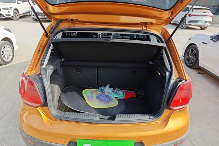 Used Volkswagen Polo 2016 1.6L Cross Polo Automatic