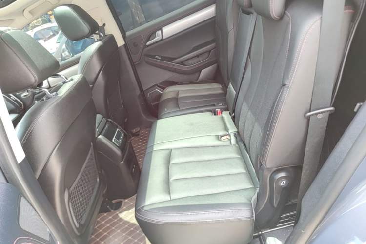 Used BYD Tang New Energy 2018 DM 2.0T All-Wheel Drive Smart Connectivity Luxury Model 7 Seats China V Emission Standard
