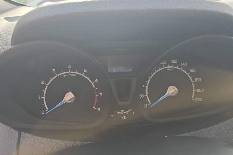 Used Ford EcoSport 2013 1.5L Automatic Fashion Model Instrument Cluster