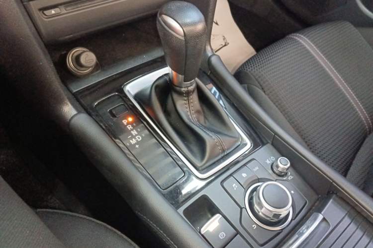 Used Mazda Mazda 3 Axela 2017 Sedan 1.5L Automatic Luxury Model Emission Standard China V
