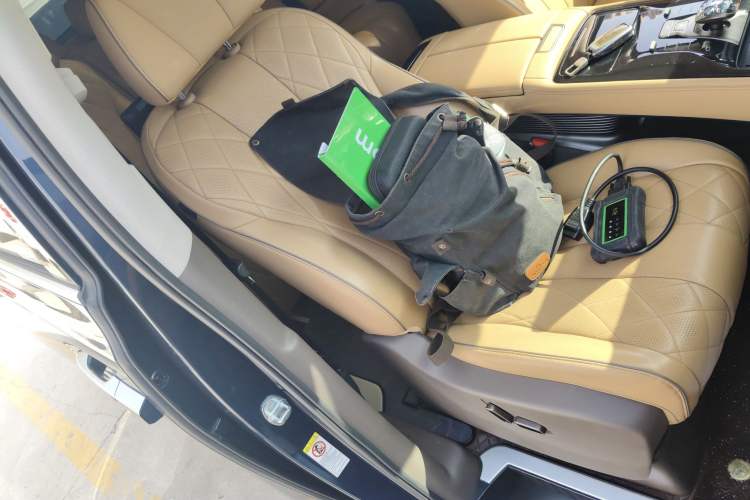 Used Denza D9 2022 DM-i 970 Four-Wheel Drive Prestige Model
