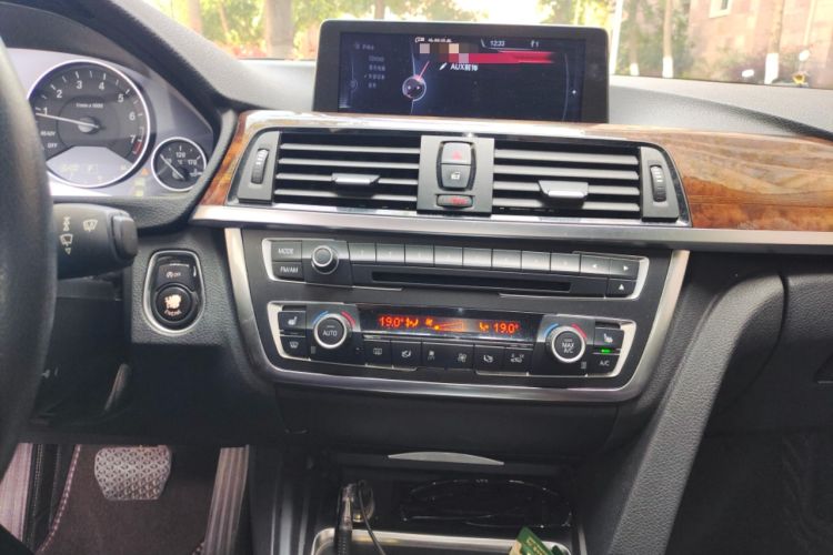 Used BMW 3 Series 2014 320Li Fashion Design Package
