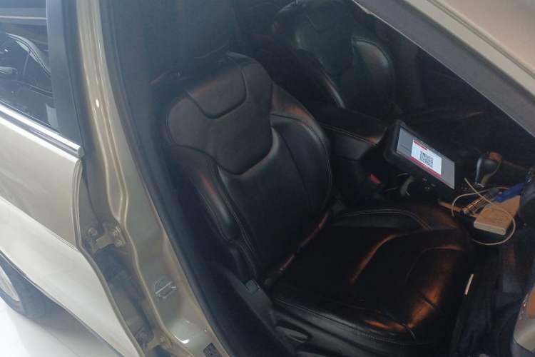 Used Jeep Cherokee 2014 2.4L Urban Edition