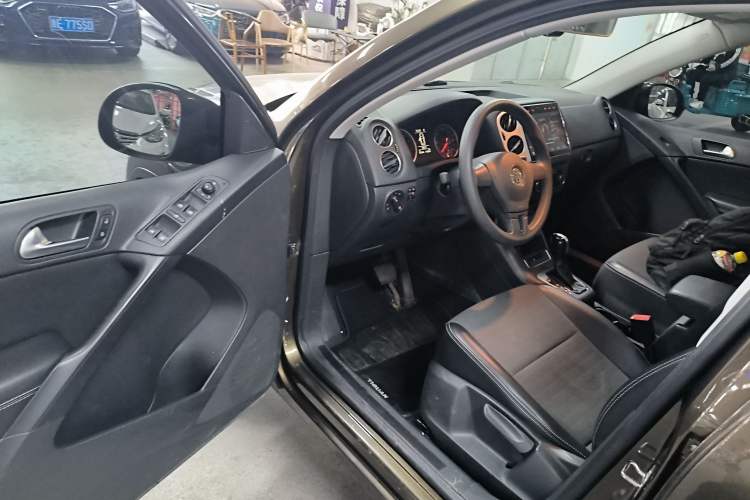 Used Volkswagen Tiguan 2016 300TSI Automatic Two-Wheel Drive Trend Edition Driver Seat