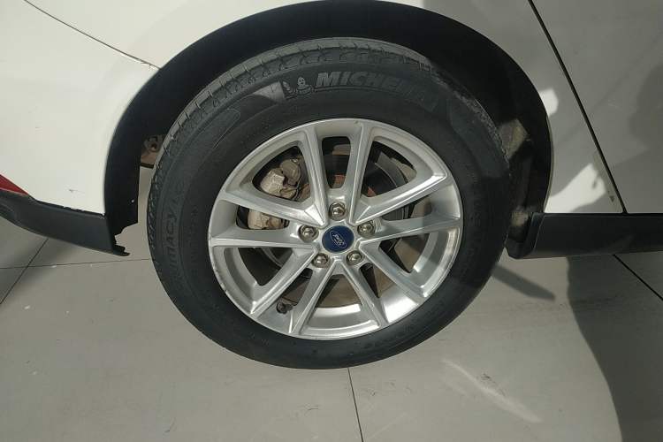 Used Ford Focus 2018 Hatchback Classic 1.6L Automatic Trendy SmartDrive Edition
