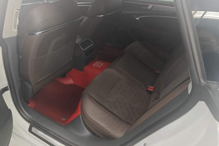 Used Audi A7L 2024 45TFSI quattro S-line Visionary Edition Flow Crystal Package
