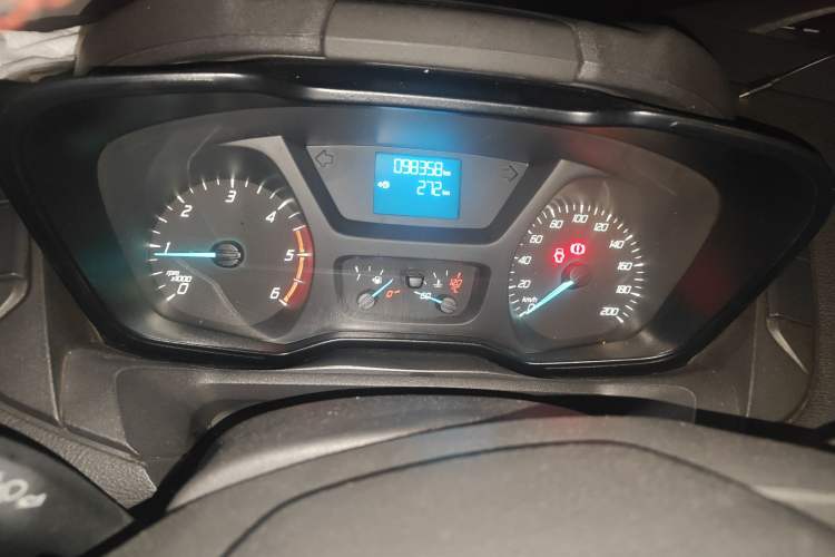 Used Ford Transit 2017 2.0T Diesel Multi-Purpose Commercial Vehicle Short Wheelbase Mid-Roof China IV Standard Instrument Cluster