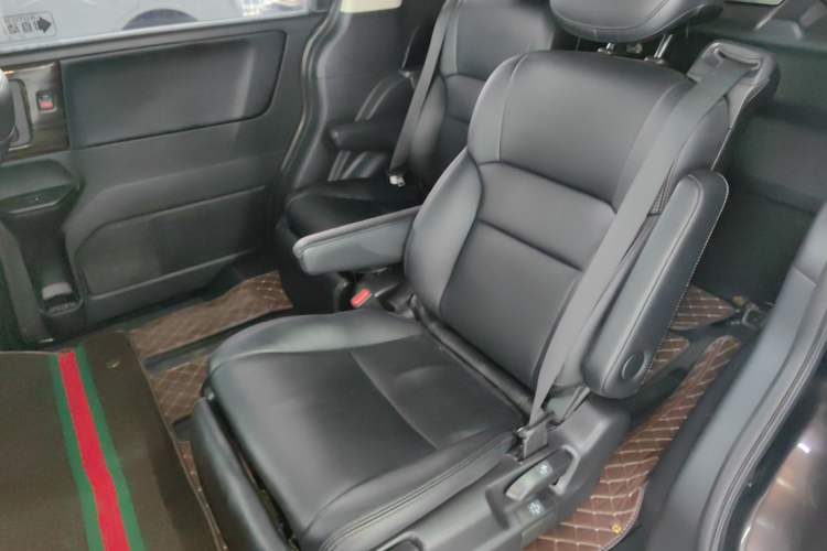 Used Honda Elysion 2016 2.4L Comfort Edition
