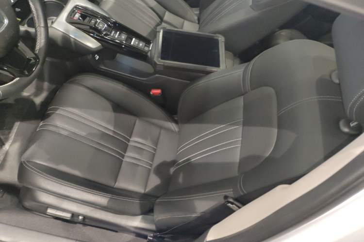 Used Honda HR-V 2023 2.0L eHEV Dynamic Edition
