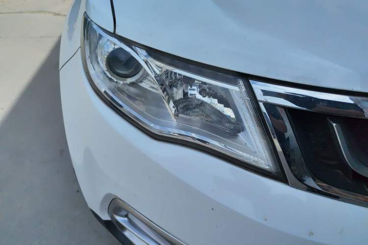 Used Geely Auto Emgrand X7 Sport 2016 1.8TD Automatic Smart Connectivity Version Right Front Headlight