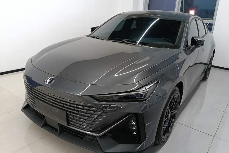 Used Changan UNI-V 2022 1.5T Prestige Version