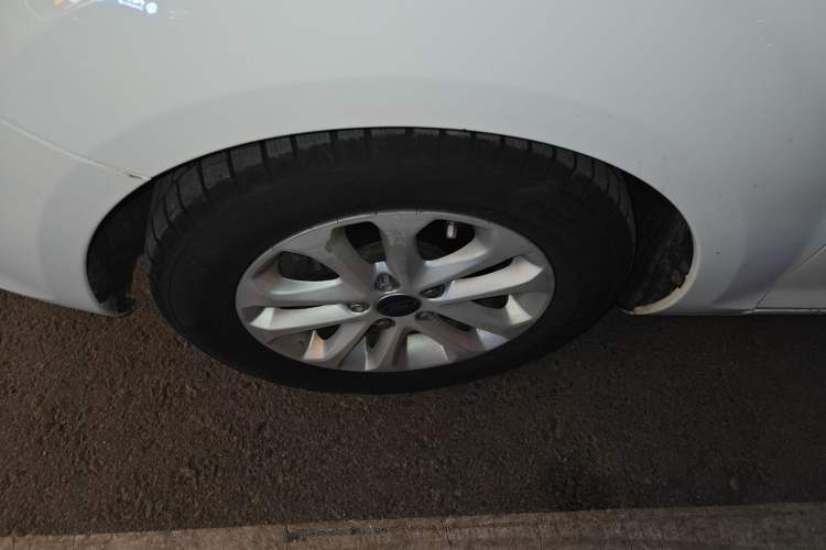 Used Ford Focus 2013 Hatchback Classic 1.8L Automatic Base Model Left Front Wheel Hub