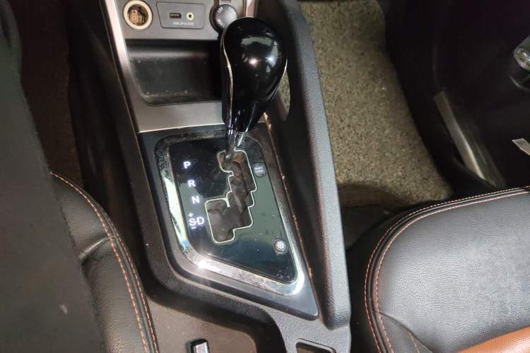 Used JAC Group Refine S3 2014 1.5L CVT Luxury Smart Model Gear Lever