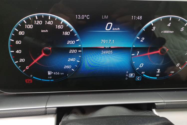 Used Mercedes-Benz GLE 2022 GLE 350 4MATIC Coupe SUV Luxury Model Odometer Close Up