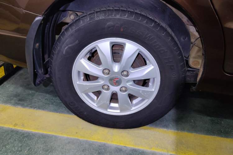 Used Wuling Hongguang 2016 1.5L Restyled S Comfort Version Right Rear Wheel Hub