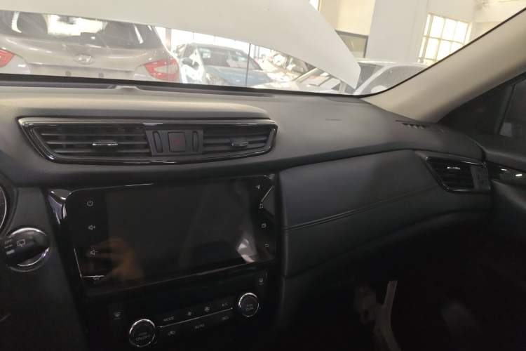 Used Nissan X-Trail 2019 2.0L CVT Smart Connect Comfort Edition 2WD