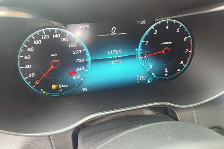 Used Mercedes-Benz GLC 2020 Facelift GLC 260 L 4MATIC Luxury Edition Odometer Close Up