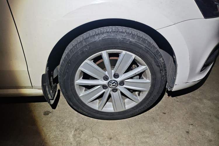 Used Volkswagen Polo 2016 1.6L Automatic Comfort Model
