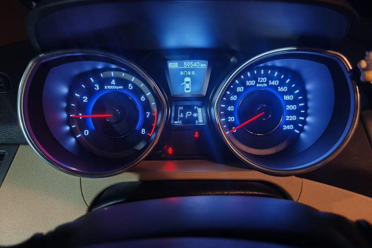 Used Hyundai Elantra (5th Generation / Langdong) 2012 1.6L Automatic Prestige Model
