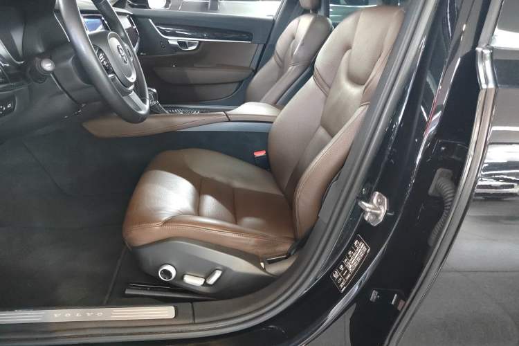 Used Volvo S90 2017 T4 Zhiyuan Edition