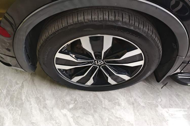 Used Volkswagen Tiguan L 2022 330TSI Automatic Two-Wheel Drive R-Line Enhanced Edition Left Front Wheel Hub