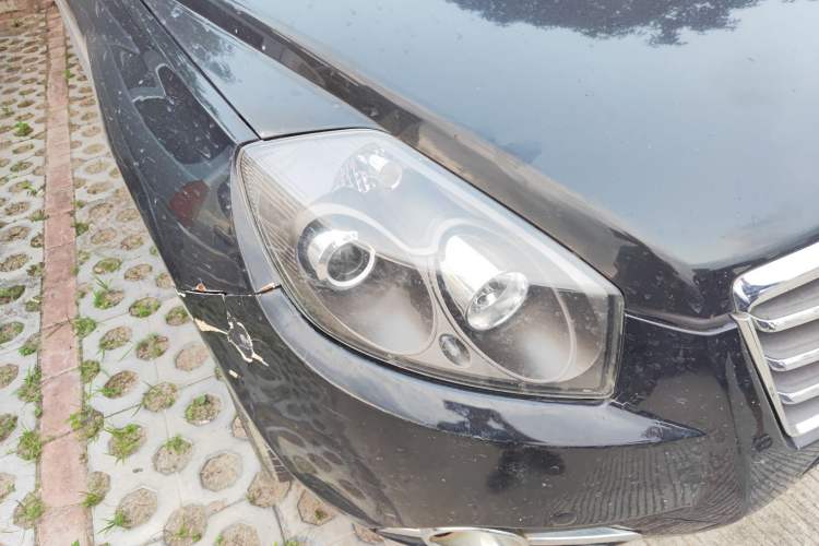 Used Geely Auto GX7 2015 Classic Edition 1.8L Manual Elite Model China IV Right Front Headlight