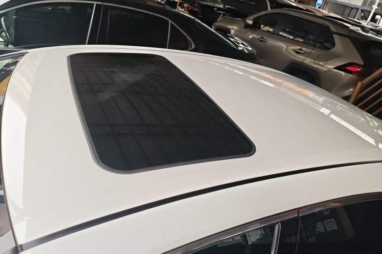 Used Toyota Camry 2024 Dual-Motor 2.0 HGVP Luxury Edition Roof