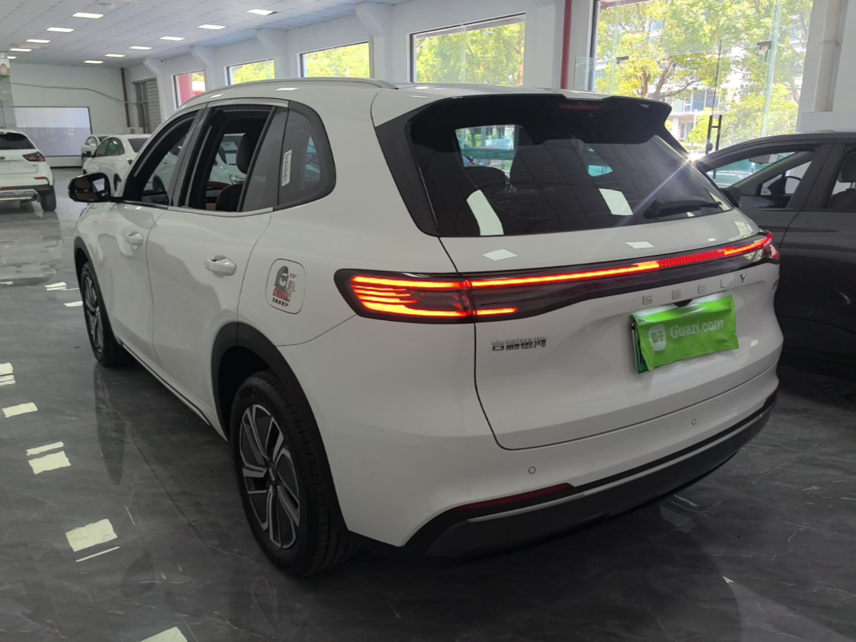 Geely Galaxy Xingjian 7 EM-i 2025 55 km Launch Edition — снимка 4