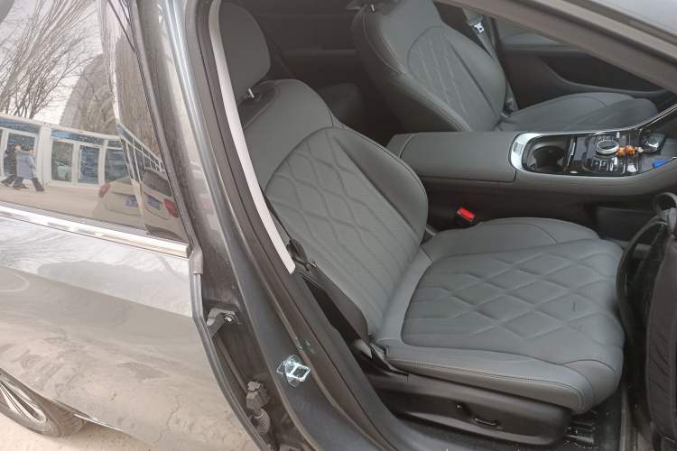 Used Geely Galaxy A7 2025 Model EM-i 150km Exploration+ Edition Right Front Seat